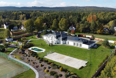 Rezidenční vila 899 m&sup2;, pozemek 18.858 m&sup2